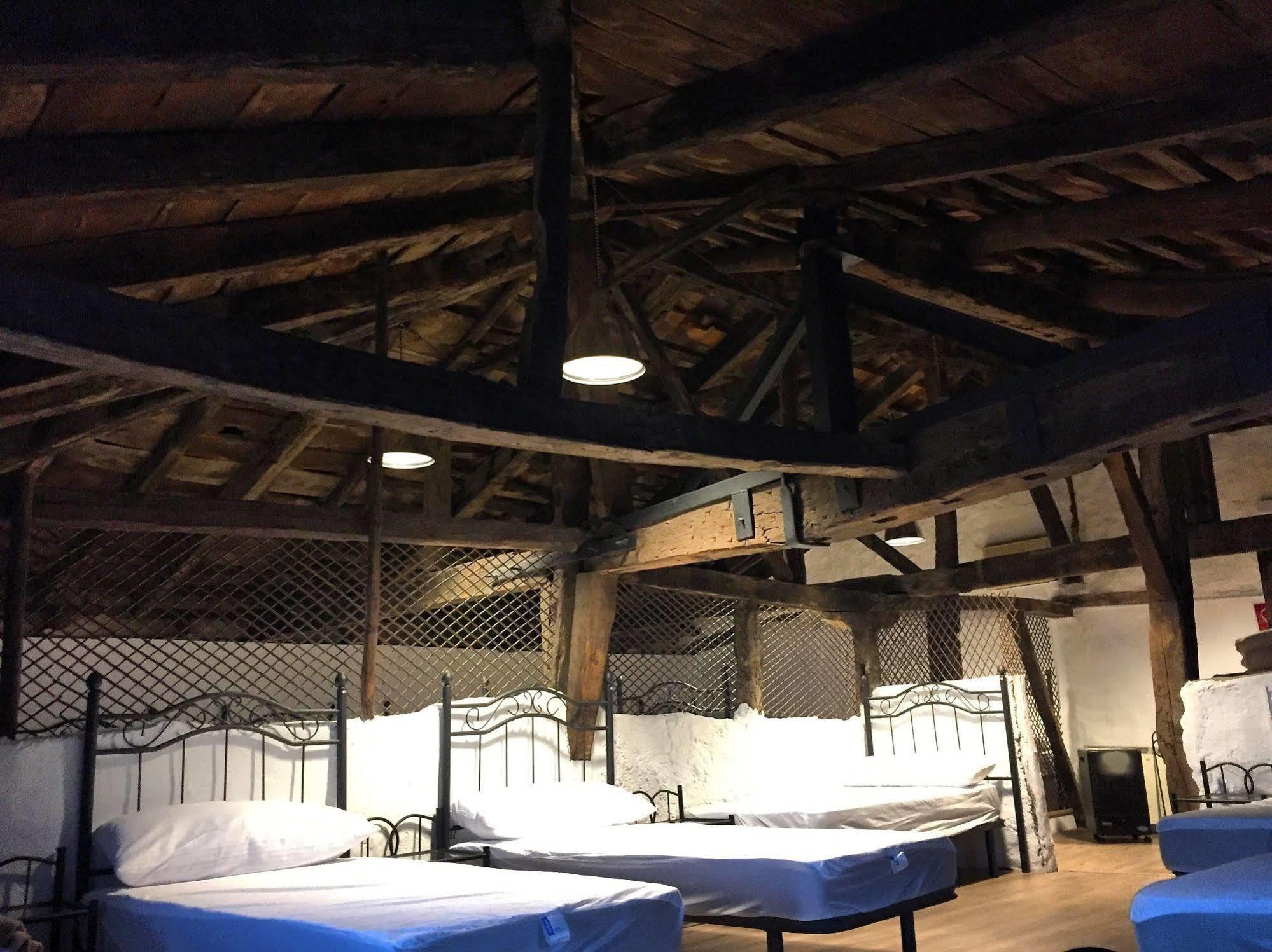 Albergue Rosalia / Pilgrim Hostel Castrojeriz Ngoại thất bức ảnh