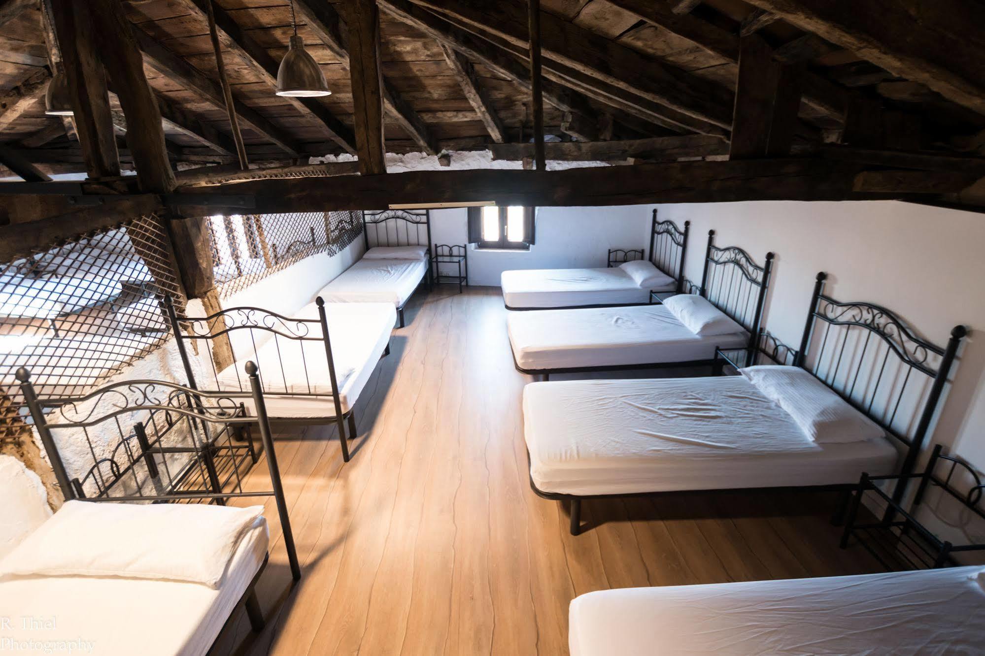 Albergue Rosalia / Pilgrim Hostel Castrojeriz Ngoại thất bức ảnh