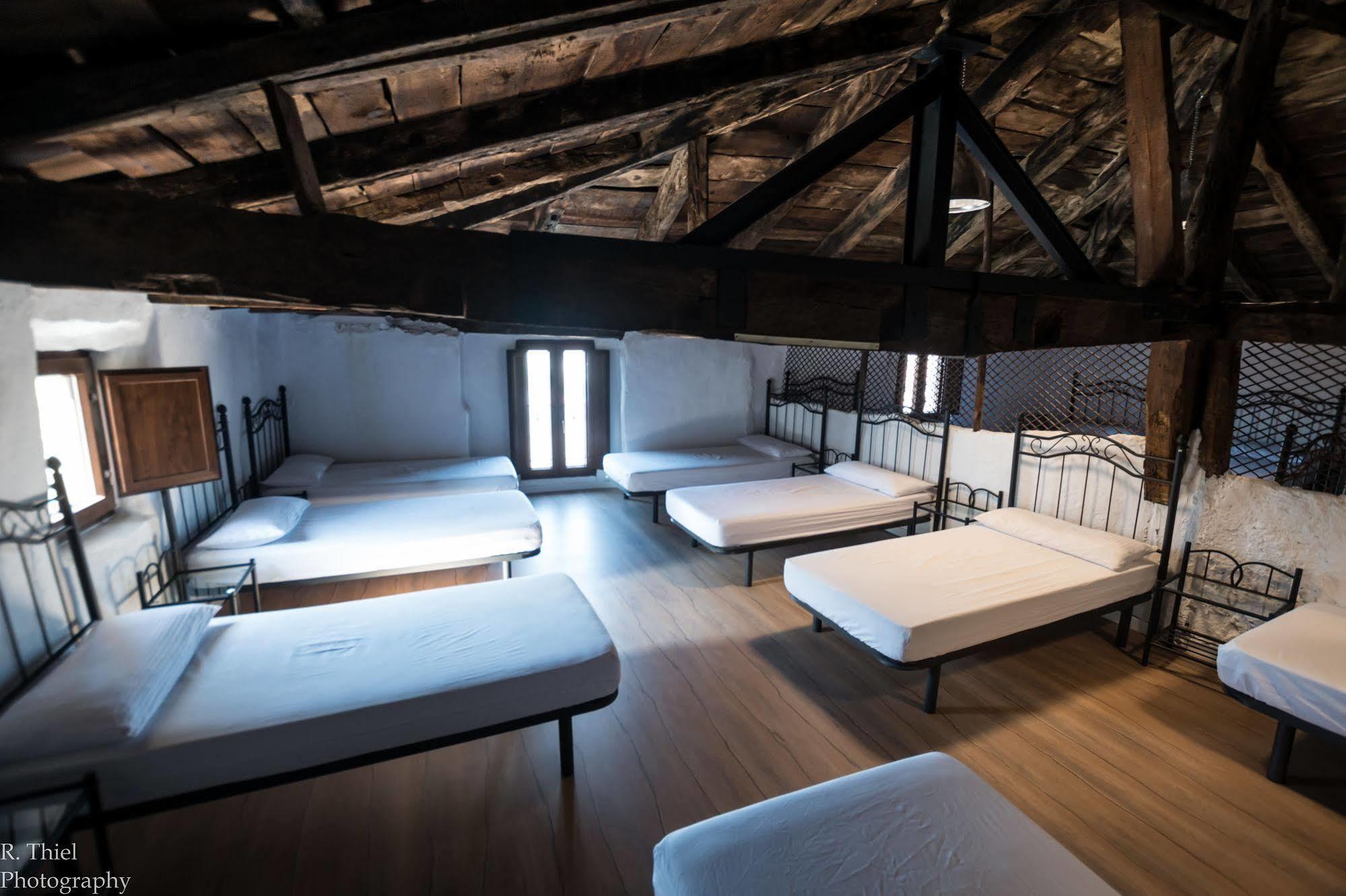 Albergue Rosalia / Pilgrim Hostel Castrojeriz Ngoại thất bức ảnh